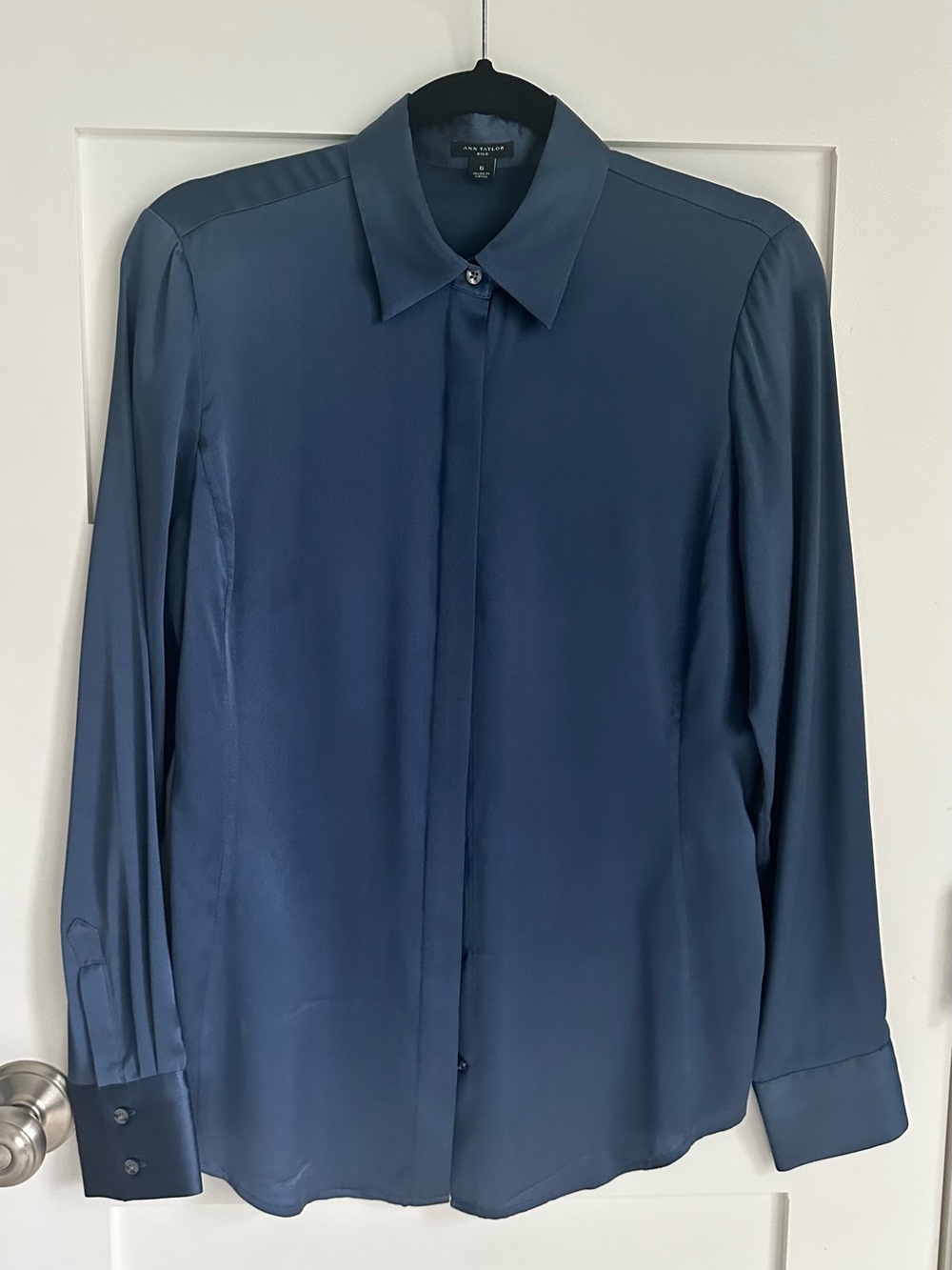 Ann Taylor 100% silk stretch blouse sz 6